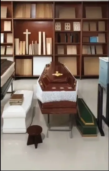 Europe Style Coffins and Caskets with Good Prices Paulownia Wood and Pine Wood 